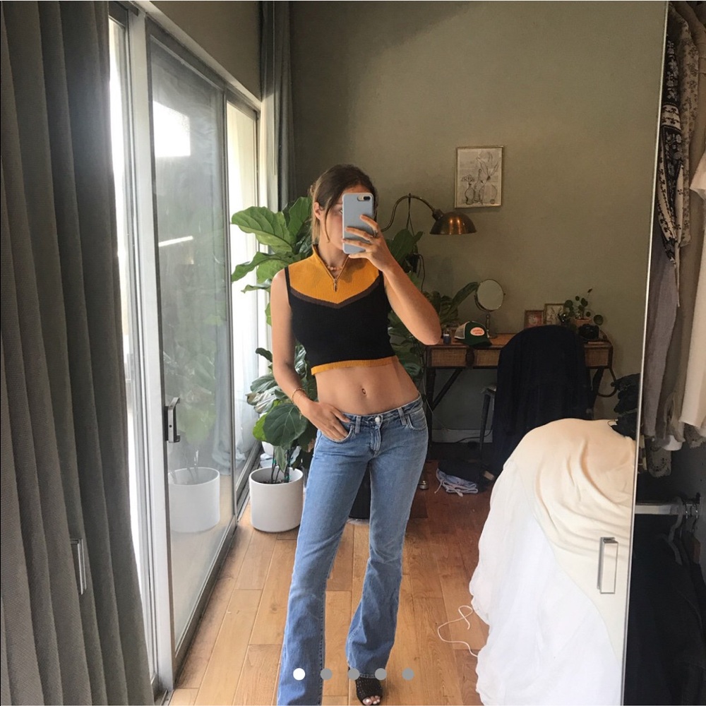 Crop zip top